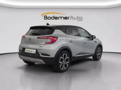 Photo 19 Renault Captur  E-Tech full hybrid 145