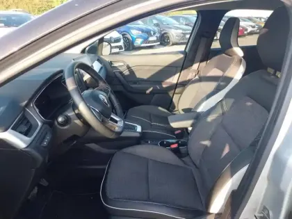 Photo 8 Renault Captur  E-Tech full hybrid 145