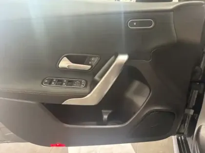 Photo 14 Mercedes Classe A A 200 Compacte