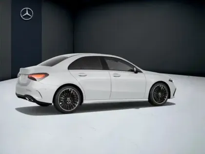Photo 18 Mercedes Classe A 200 d Berline AMG Line