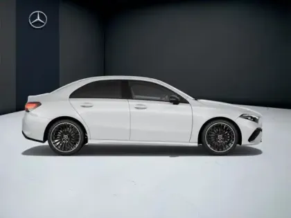 Photo 5 Mercedes Classe A 200 d Berline AMG Line