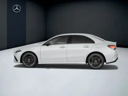 Photo 27 Mercedes Classe A 200 d Berline AMG Line