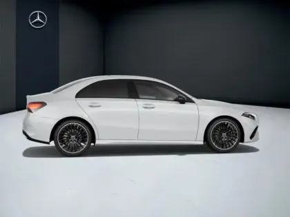 Photo 16 Mercedes Classe A 200 d Berline AMG Line