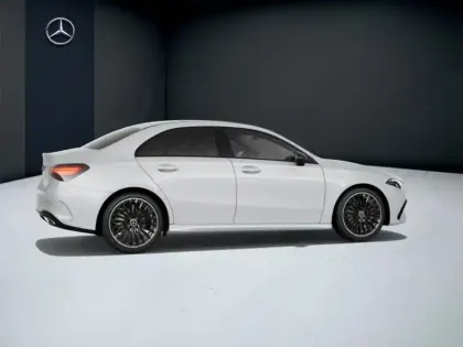 Photo 17 Mercedes Classe A 200 d Berline AMG Line