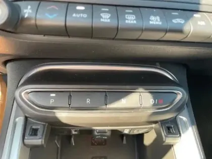 Photo 11 Jeep Avenger  1.2 Turbo T3 110ch e-Hybrid Summit BVR6