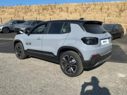 Photo 13 Jeep Avenger  1.2 Turbo T3 110ch e-Hybrid Summit BVR6