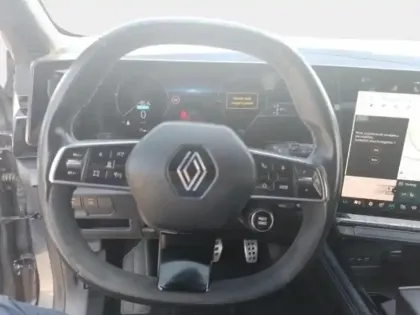 Photo 14 Renault Austral  1.2 E-Tech full hybrid 200ch Iconic esprit Alpine