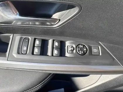 Photo 14 Peugeot 5008  Hybrid 145ch Allure e-DCS6