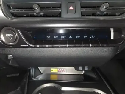 Photo 10 Lexus UX  300h Pack MY26