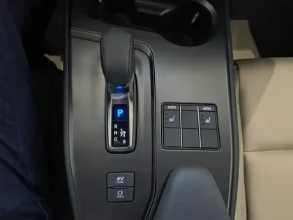 Photo 11 Lexus UX  300h F SPORT Design MY26