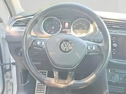 Photo 11 Volkswagen Tiguan  1.5 TSI EVO 150ch Connect Euro6d-T