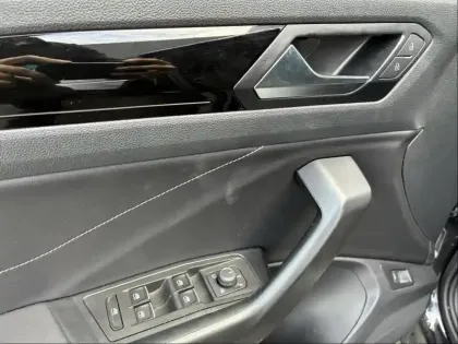 Photo 24 Volkswagen T-roc  1.5 TSI EVO 150ch R-Line DSG7