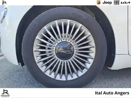 Photo 10 Fiat 500  e 95ch Icône/Pack Eye Park/Keyless