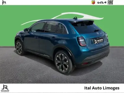 Photo 6 Fiat 600  1.2 Hybrid Turbo 110ch La Prima eDCT6 Step 2