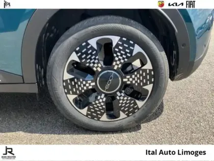 Photo 10 Fiat 600  1.2 Hybrid Turbo 110ch La Prima eDCT6 Step 2