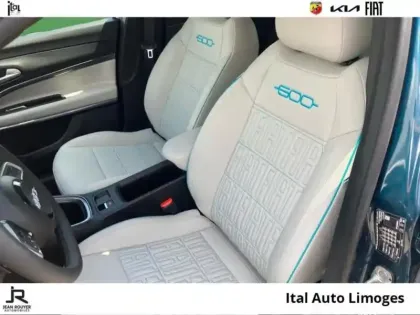 Photo 8 Fiat 600  1.2 Hybrid Turbo 110ch La Prima eDCT6 Step 2