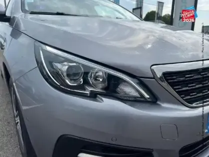 Photo 12 Peugeot 308  1.2 PureTech 130ch S/S Roadtrip EAT8 GPS Camera
