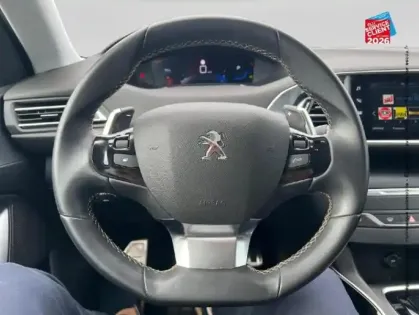 Photo 11 Peugeot 308  1.2 PureTech 130ch S/S Roadtrip EAT8 GPS Camera