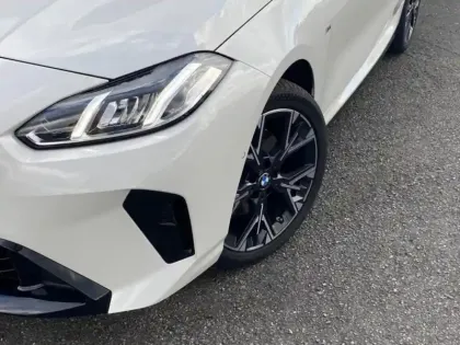 Photo 6 BMW Serie 1 Série 1 116A 122ch M Sport Design DKG7