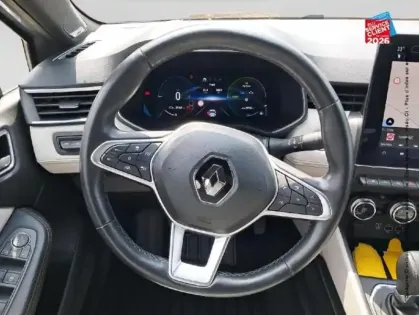 Photo 11 Renault Clio  1.6 E-Tech hybride 140ch Initiale Paris -21N