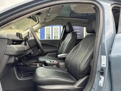 Photo 11 Ford Mustang  Mach-E 269ch Standard Range 72,6kWh Mach-E Propulsion