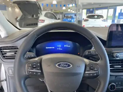 Photo 6 Ford Kuga 2.5 Duratec 190ch FHEV E85 Vignale BVA
