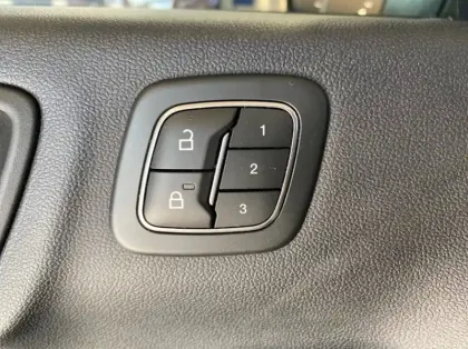 Photo 19 Ford Kuga 2.5 Duratec 190ch FHEV E85 Vignale BVA