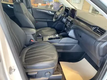 Photo 26 Ford Kuga 2.5 Duratec 190ch FHEV E85 Vignale BVA