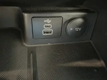Photo 20 Ford Kuga 2.5 Duratec 190ch FHEV E85 Vignale BVA