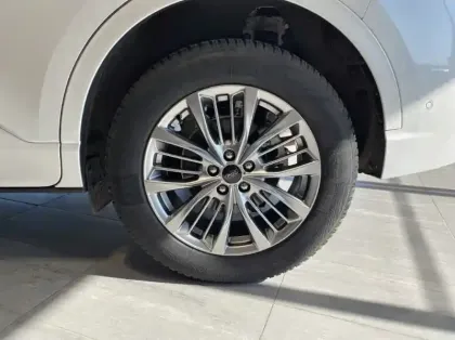 Photo 13 Ford Kuga 2.5 Duratec 190ch FHEV E85 Vignale BVA