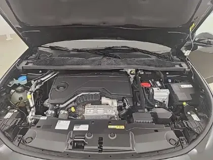 Photo 45 Peugeot 308  Hybrid 145 e-DCS6
