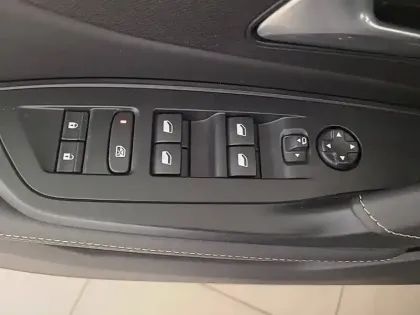 Photo 43 Peugeot 308  Hybrid 145 e-DCS6