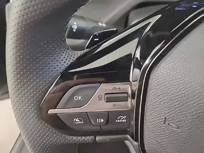 Photo 42 Peugeot 308  Hybrid 145 e-DCS6
