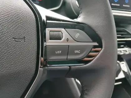 Photo 17 Peugeot 208  Electrique 136 ch 50 kWh
