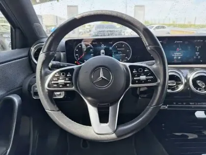 Photo 8 Mercedes Classe A  180 d 8G-DCT