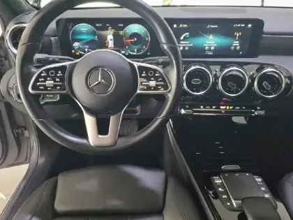 Photo 33 Mercedes Classe A  180 d 8G-DCT
