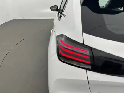 Photo 36 Peugeot 208  Hybrid 100 e-DCS6