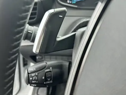 Photo 39 Peugeot 208  Hybrid 100 e-DCS6
