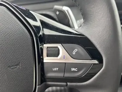 Photo 38 Peugeot 208  Hybrid 100 e-DCS6