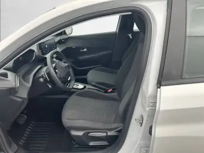 Photo 30 Peugeot 208  Hybrid 100 e-DCS6