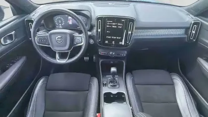 Photo 18 Volvo XC40  T2 129 ch