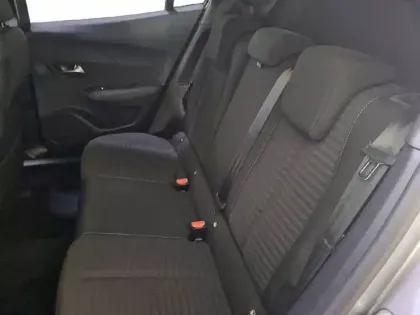 Photo 40 Peugeot 2008  PureTech 100 S&S BVM6