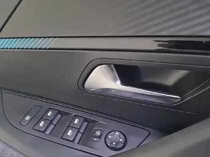 Photo 57 Peugeot 2008  PureTech 100 S&S BVM6