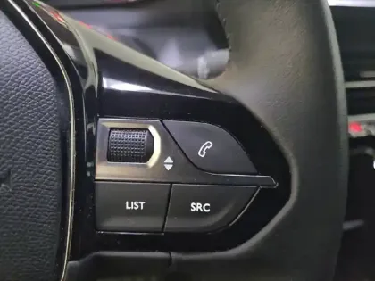 Photo 55 Peugeot 2008  PureTech 100 S&S BVM6