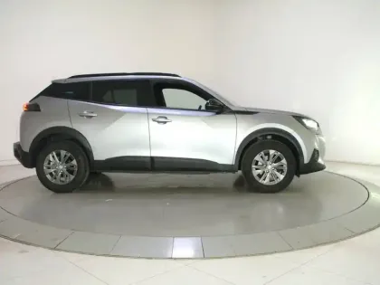 Photo 32 Peugeot 2008  PureTech 100 S&S BVM6