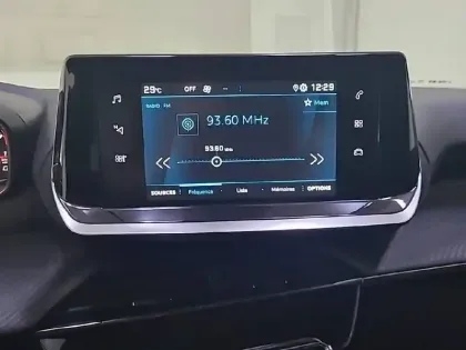 Photo 47 Peugeot 2008  PureTech 100 S&S BVM6