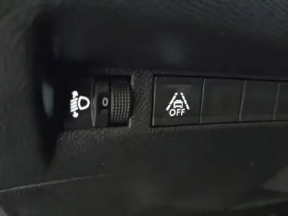 Photo 56 Peugeot 2008  PureTech 100 S&S BVM6