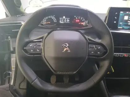 Photo 37 Peugeot 2008  PureTech 100 S&S BVM6