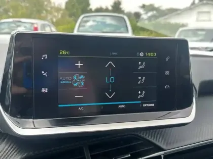 Photo 17 Peugeot 208  Electrique 50 kWh 136ch