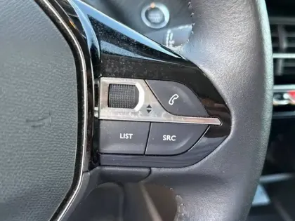 Photo 19 Peugeot 2008  Electrique 136 ch